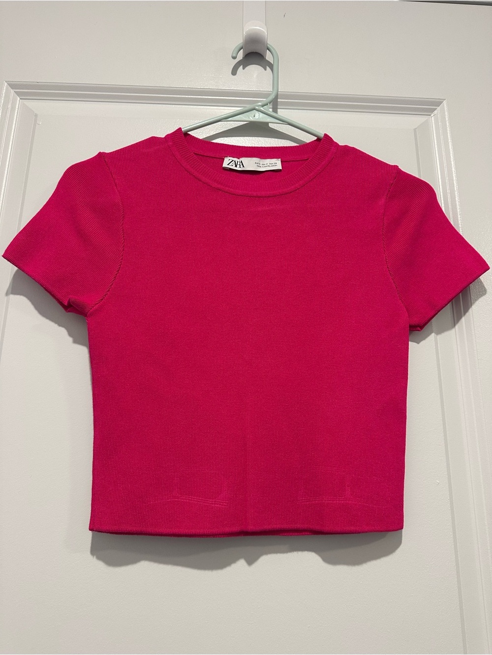 Zara women’s  Hot Pink Short Sleeve Knit sweater top